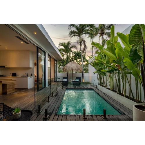 Villa Reif 2 Canggu, Luxury poolvilla, 2 bedrooms, 100m2, near beach, central & quiet location