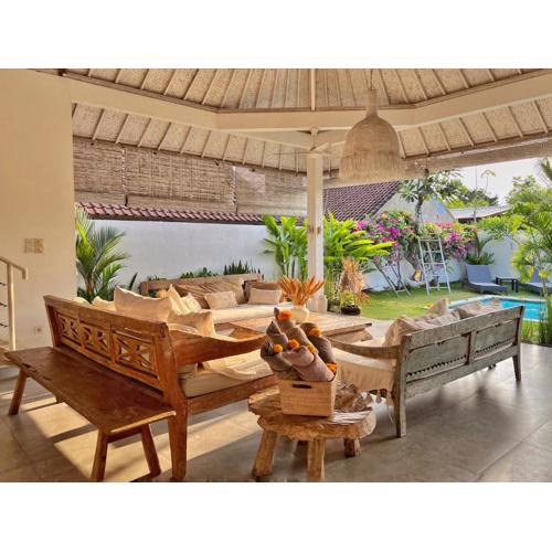 Villa Rocher - Modern 3 BR Villa Batu Belig 3 min beach