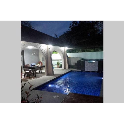 Villa Rosa with Private Pool and Jacuzzi 100m to beach