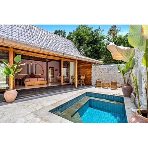 Villa Rose style pool 1 bed loft Kitchen