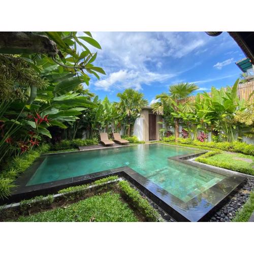 Villa Rumah Lumbung The Wooden House