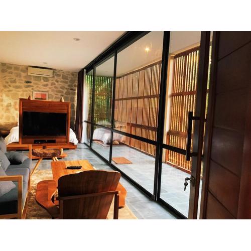 Villa Saluka - Romantic & Serene with Sunset View