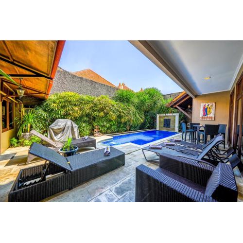 Villa SANKET - KUTA - 6 bedrooms - 6 bathrooms - Great Location