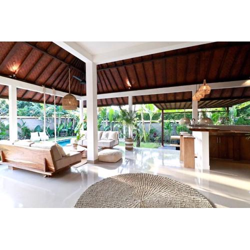 Villa Santai, huge garden Seminyak square