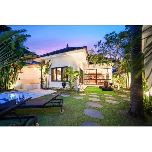 *Villa Sari*Closed Livingroom*Near Beach*Canggu*