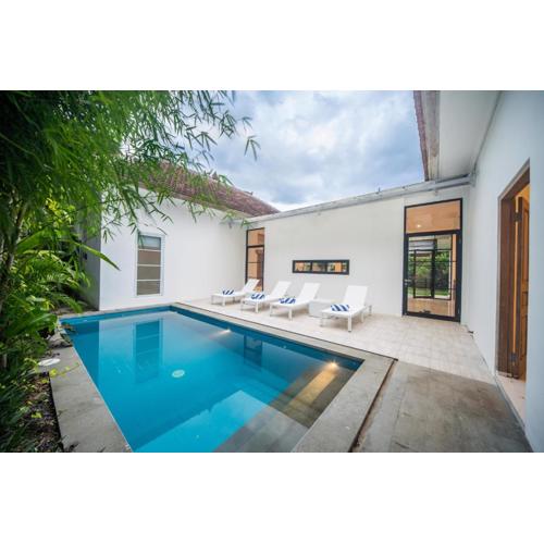 Villa Sayang Sanur 111 Villa-type villa with large living room and parking space