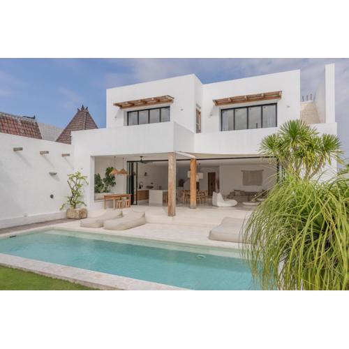 Villa Scorcio: 3BR Tranquil Escape in Pererenan