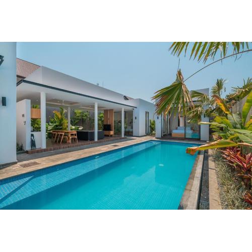 Villa Selikur 2 - Brand New! Spacious 3BR Villa in Seminyak