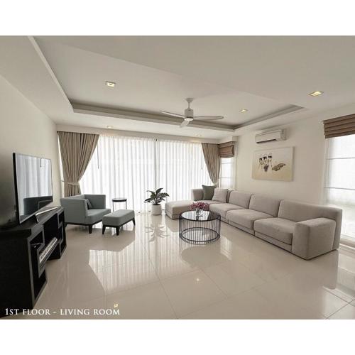 Villa Serenity - 5 bedroom Laguna