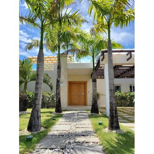 Villa Serenity In The Sun