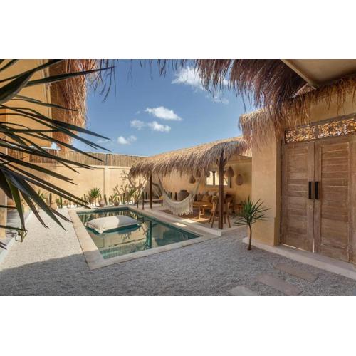 Villa Sol - Lovely Mediterranean style 3BR W/Pool.