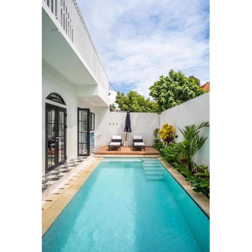Villa Sueca Sanur's 3BR Villa with Pool, Tropical Oasis