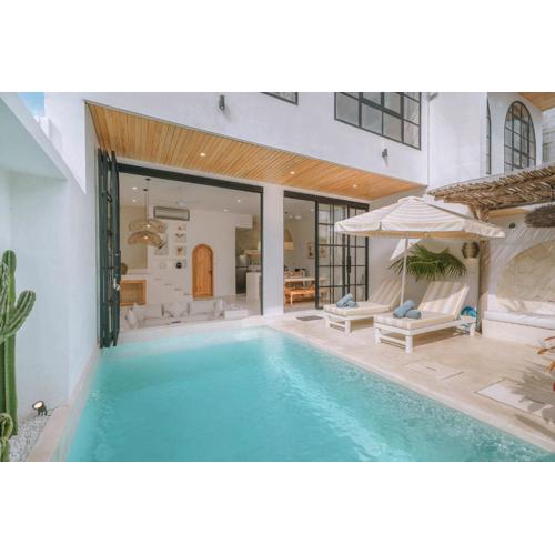 Villa Sunset and Sunrise - 2BR elegant villa in Central Canggu