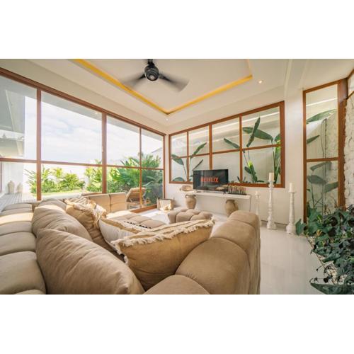 Villa Swiss - chic 3BR Villa with private pool in Pererenan