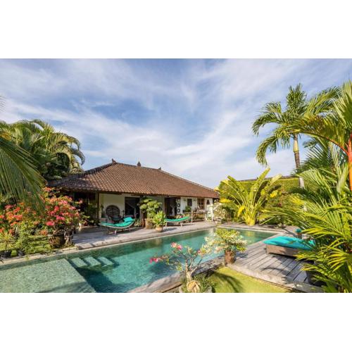 Villa Tago - 5 BR Villa in Umalas