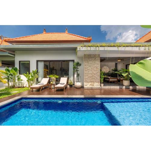 Villa Taj - Luxury 3-bedroom Pool Villa Near Seminyak