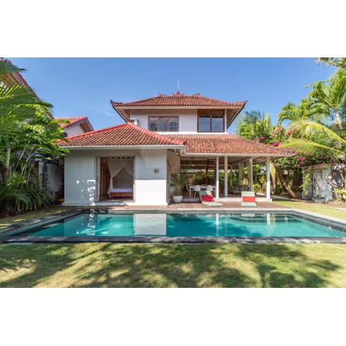 Villa Telma - Charming 2BR Villa in Central Seminyak, Walking Distance to Eat Street