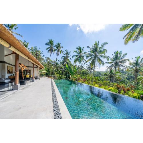 Villa Themma Jungle - Sumptuous 3BR Luxury Villa with Majestic Jungle View North of Ubud
