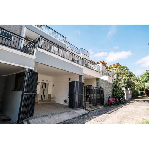 Villa Three Eight - 3BR Cozy Stay with Rooftop