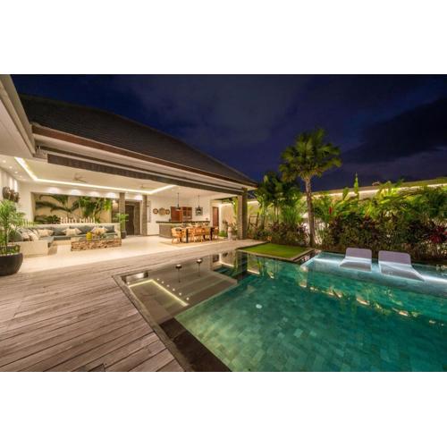 Villa Tira - Elegant 3BR in Central Seminyak