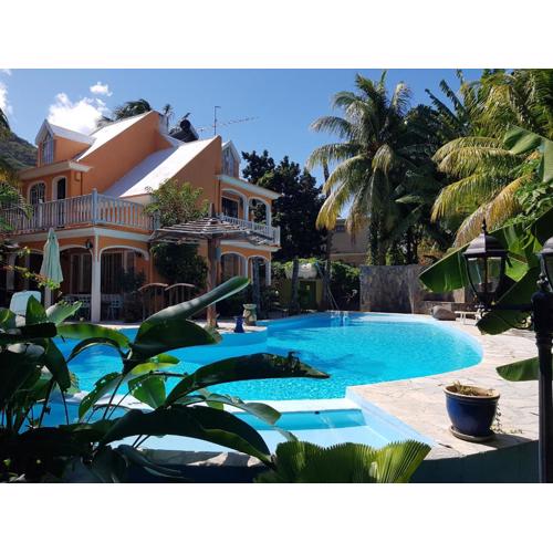 Villa Tourelle of Paradise with bigPrivate Pool