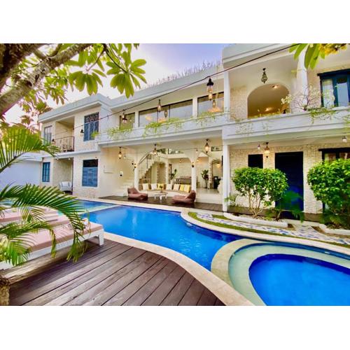 Villa Tyche Luxury 4BR Near Beach