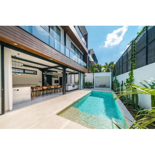 Villa Vantage 7 - Outstanding 3 BR Villa - Great Location!