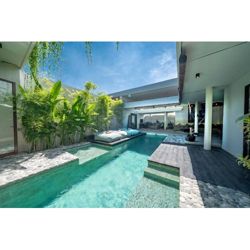 Villa Wiraja 1 - Modern 4 bdr villa in Berawa