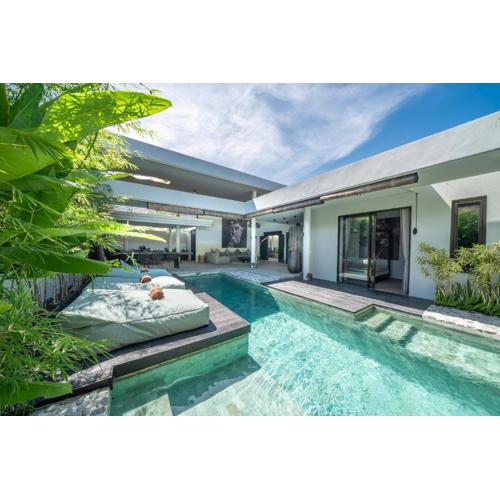 Villa Wiraja 2 - Classy 4 bdr villa in the heart for Canggu