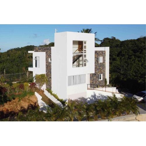 Villa with breath taking views!