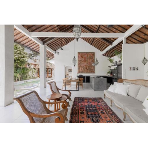 Villa Zephyr- 4 minutes walk to Seseh Beach