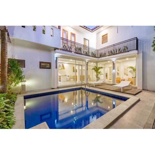 Villa Zoya - Canggu 10 mins walking to Batu Bolong Beach