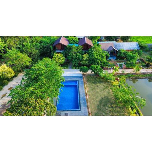 Village Avenue Resort