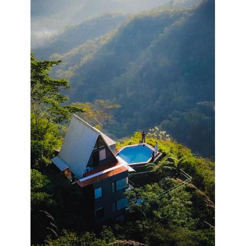 Villane Tumpeng Menoreh