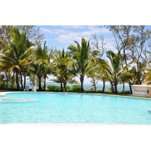 Villas Right ON the Beach Belle Mare