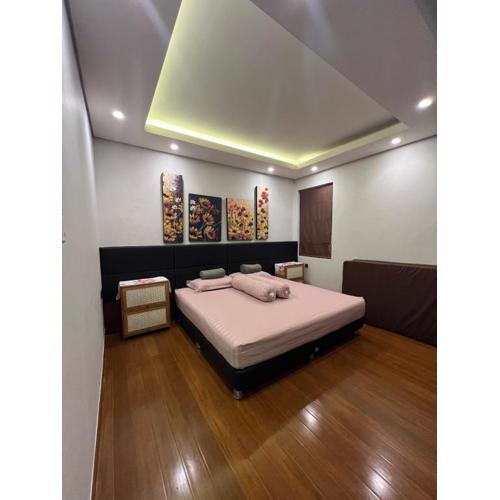 Vimala Hills Villa 3-BR Bromo