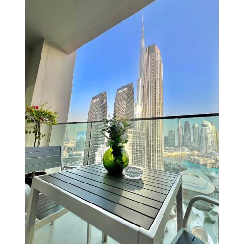 VIP Experience Dubai Downtown at Forte Tower - Burj Khalifa and Fountain View - Modern Luxury Apartments