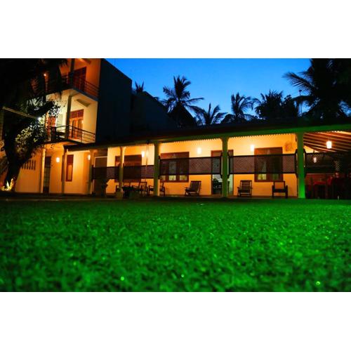 Vishmee Holiday Inn