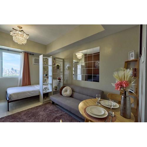 Vista Blooms Stay at Vista Shaw with WiFi