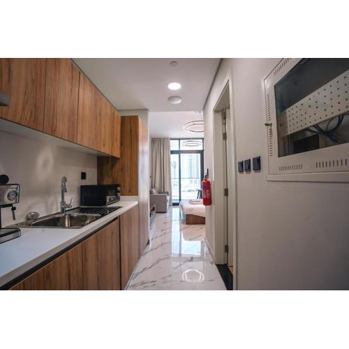 Vista Studio Walk to Galleria & Downtown