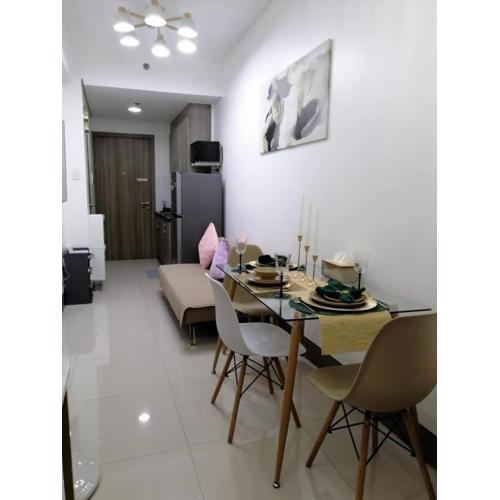 Vistaro Stays at Fame Residences