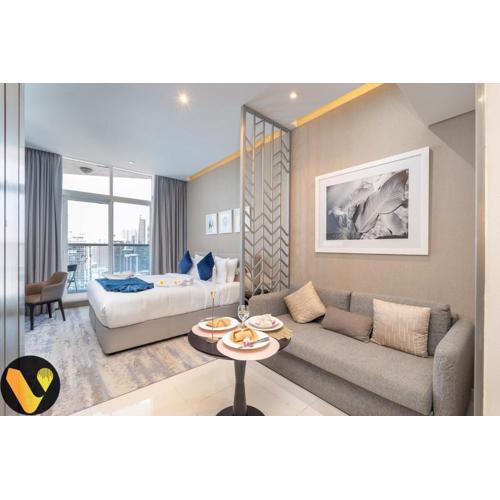 Vogue DAMAC Maison Prive 27th Floor with Balcony & Pool with Canal View Prime Business Bay Location, Steps from Downtown & Burj Khalifa