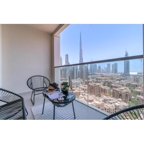 Vogue Downtown Dubai with Burj Khalifa View - Two Bedroom Apartmetn with kids room located Bellevue tower downtown dubai walkable to burj khalifa and the dubai mall
