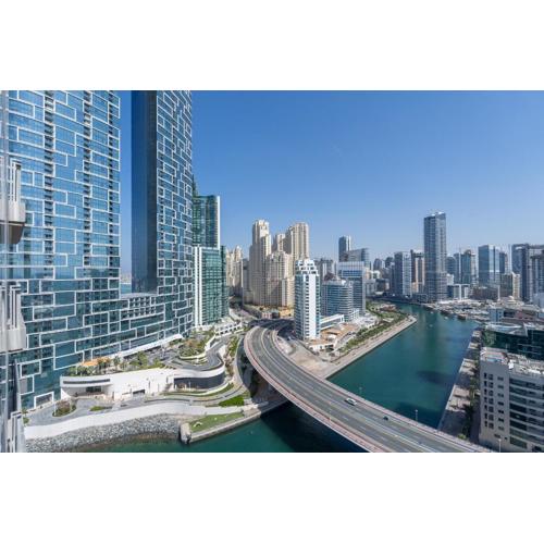 Vogue Spacious Two Bedroom Apartment located 20th Floor on 5242 by Emaar with Dubai Marina View and balcony amazing infinity pool