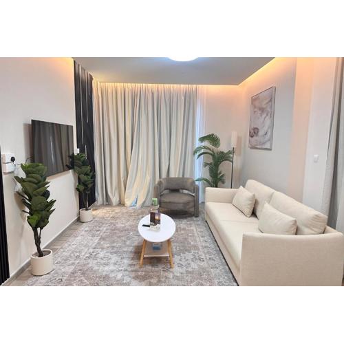 Vserve Modern Oasis Canal & Burj Views