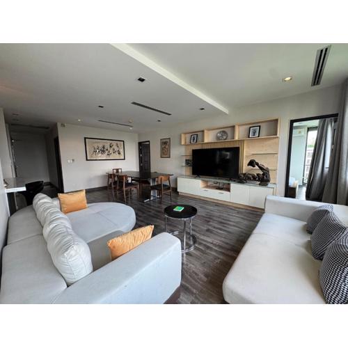 W8 CONDO, TOP Floor LUXE 3 Bedroom Penthouse, Hip central Bangkok area, 5 mins from Thonglo BTS station