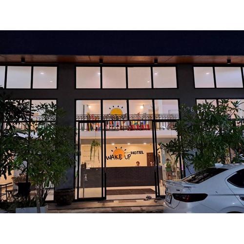 WAKE UP @Lanta Hotel : Cafe