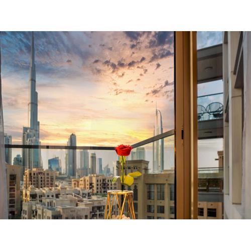 Wake Up to Burj Khalifa l Modern New 1BR Apartment in the Heart of Downtown Dubai