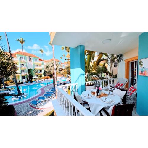 Walk to Beach, Shops, Dining, Pool View, Fast Wifi