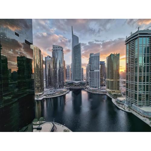 Walking Distance to Metro! FULL Canal View